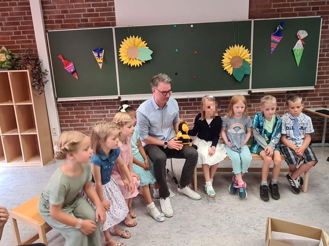 Einschulungsfeier Am August Grundschule An Der Este