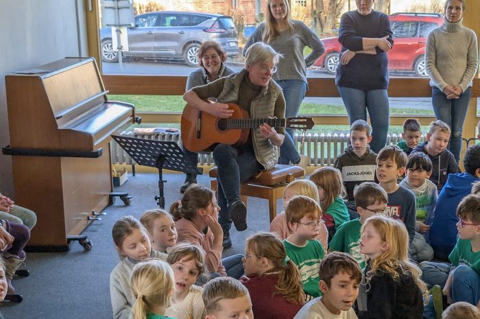 Weihnachtsforum bringt festliche Stimmung an die Grundschule Hoheneggelsen