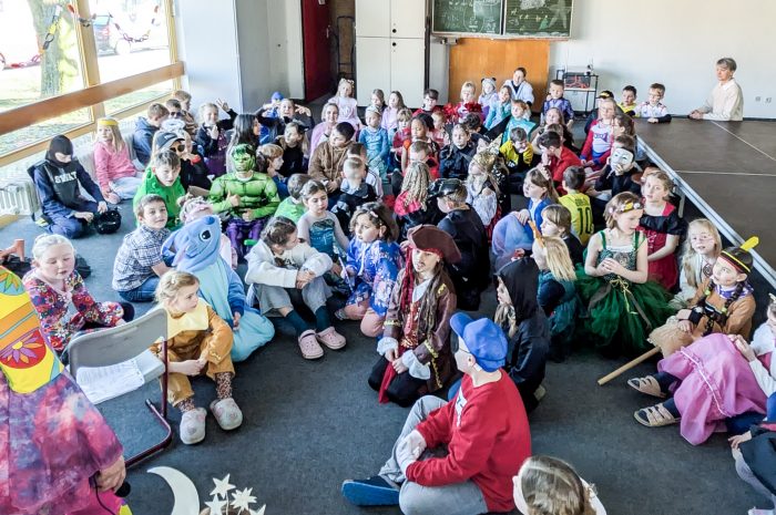 Rosenmontag an der Grundschule Hoheneggelsen