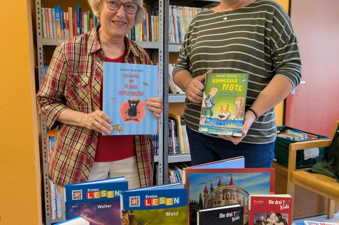 Neue Bücher für die Schulbücherei