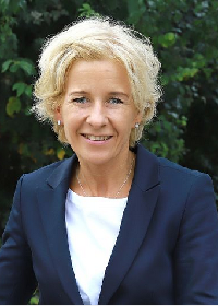 Frau-Schmit seit-2018