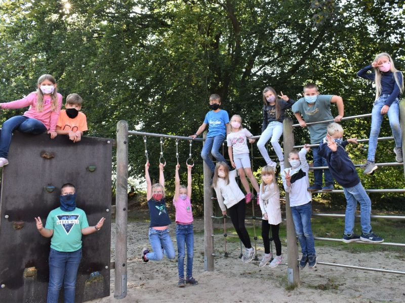Dieses Bild hat ein leeres Alt-Attribut. Der Dateiname ist 01-Schüler-2020-800x600.jpg