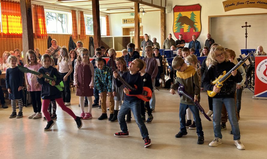 Auftritt beim Pfarrfest in Tinnen