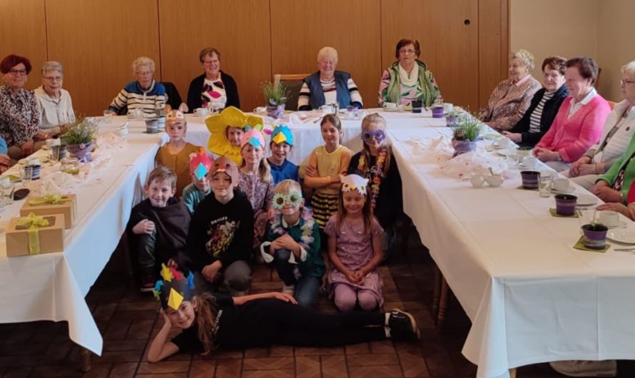 Besuch der “Frohen Runde” – Kinder begeistern mit Singspiel