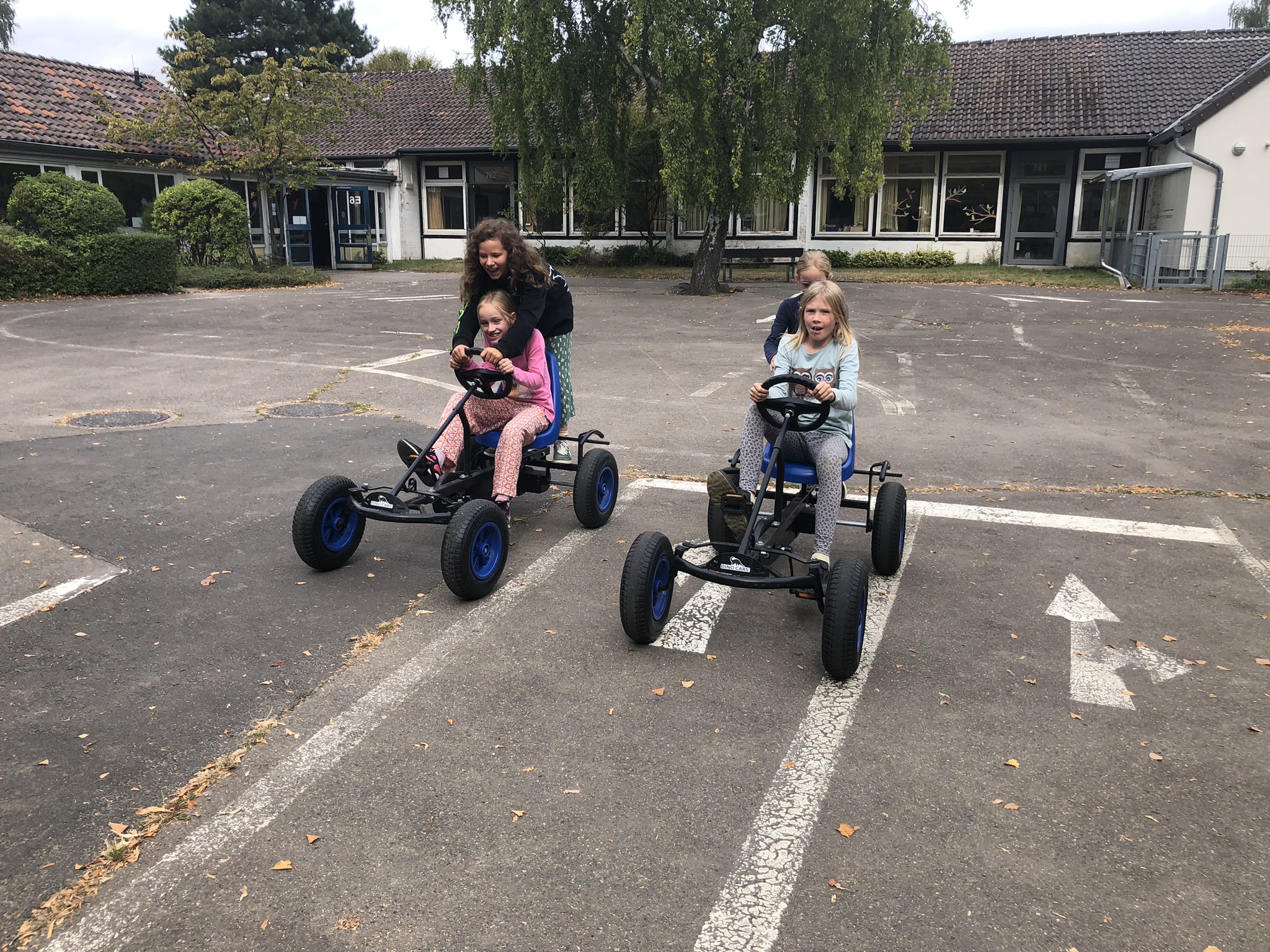 Gokarts auf dem Schulhof ab 8. Mai 2025