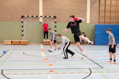 Hühnerballturnier 2025 – Action, Teamgeist und eine tobende Sporthalle