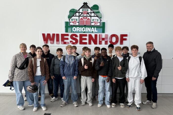 Profil Wirtschaft 9 besucht Wiesenhof