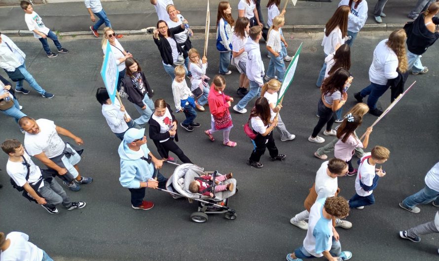 Oberschule am Hohen Hagen beim Festumzug des Grenzbierfestes in Dransfeld